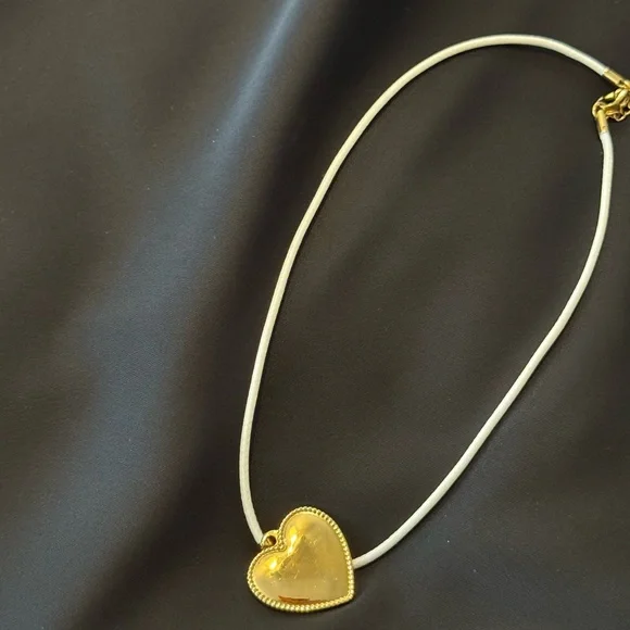 Cendre Co Australian Jewelry Belle Heart Pendant White Necklace - Picture 10 of 11